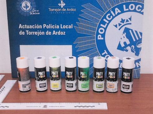 Parte del material incautado para hacer pintadas