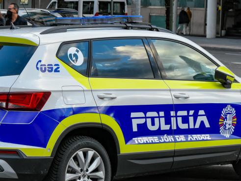 Los automóviles de la Policía Local de Torrejón de Ardoz cuentan con desfibriladores DESA