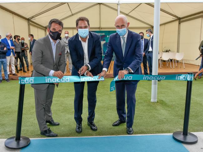 Inaugurado oficialmente el Centro Deportivo-Spa Inacua que cuenta con una superficie construida de 5.500 metros cuadrados y entre otras instalaciones tiene piscina de invierno y verano, sala de Fitness, zona Termal, vestuarios y salas de clases colectivas