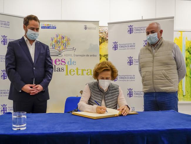 Presentación de la nueva novela de Julia Navarro