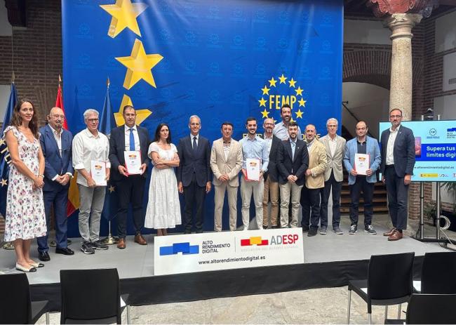 El acto se ha celebrado en la sede en Madrid de la FEMP con la presencia del alcalde, Alejandro Navarro Prieto, presidente de la Comisión de Deportes y Ocio, José Hidalgo, presidente de ADESP, Luis Martínez-Sicluna, secretario general de la FEMP, Alfonso Jímenez, director del Centro de Investigación de Ciencias del Deporte de la Universidad Rey Juan Carlos, entre otras personalidades