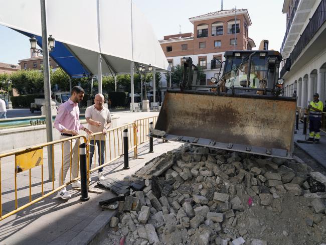 El alcalde, Alejandro Navarro Prieto, y el concejal de Obras, Limpieza Urbana, Administración y Contratación, Valeriano Díaz, supervisaron los trabajos que marchan a buen ritmo