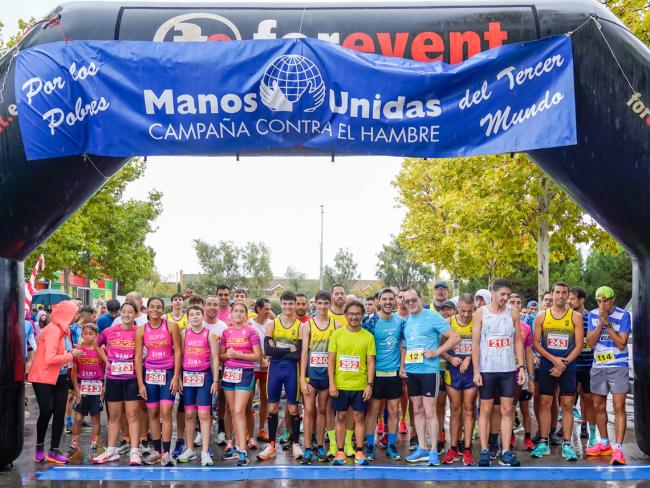 Familias y corredores de todas las edades participaron en la Carrera Solidaria de Manos Unidas