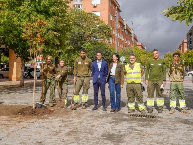 El alcalde de Torrejón de Ardoz, Alejandro Navarro, y la concejala de Medio Ambiente, Esperanza Fernández, presentando el evento, que tendrá lugar el próximo 26 de octubre 