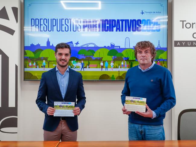 El alcalde, Alejandro Navarro, y el concejal de Hacienda, Marcos López, en la presentación de los Presupuestos Participativos