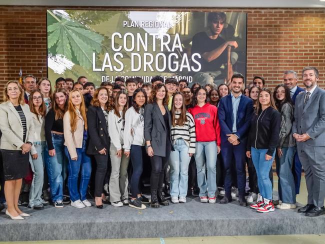 La presidenta de la Comunidad de Madrid, Isabel Díaz Ayuso, acompañada del alcalde, Alejandro Navarro, presenta en Torrejón de Ardoz el I Plan Regional contra las Drogas