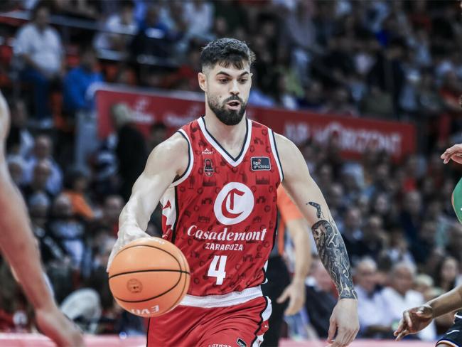 Santiago Yusta durante uno de los partidos de esta temporada con el Casademont Zaragoza