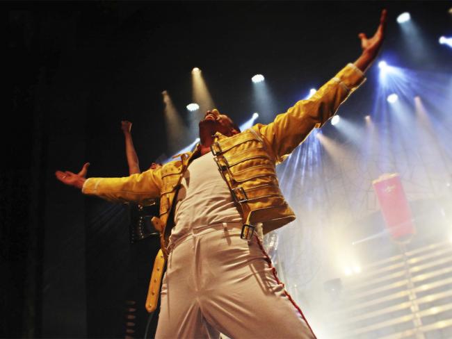  “Noche de Tributos” con los grandes éxitos de “Queen” 