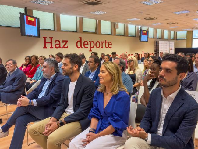 El alcalde, Alejandro Navarro, junto a José Manuel Rodríguez Uribes, presidente del CSD, y José Manuel Calderón y Theresa Zabell, embajadores españoles de la Semana Europea del Deporte