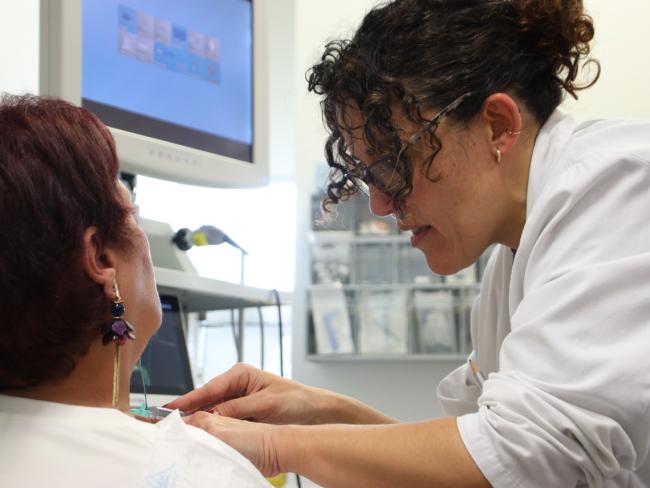 El Hospital de Torrejón usa con éxito la tecnología de láser azul 