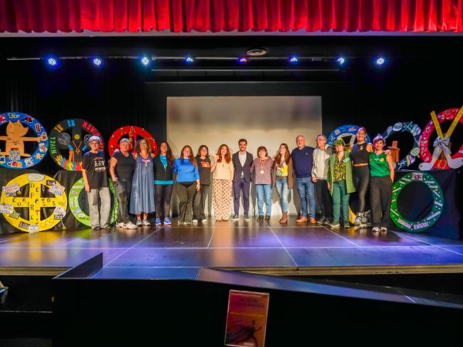 El alcalde, Alejandro Navarro Prieto, y el concejal de Cultura, José Antonio Moreno, inaugurando el nuevo curso de la Escuela Municipal de Adultos del Ayuntamiento de Torrejón de Ardoz 