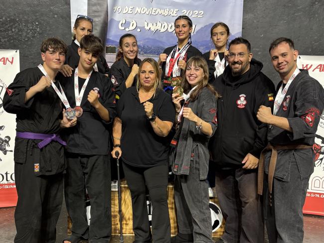 El equipo de kajukenbo Cristina Álvarez que compitió en el Open de Bilbao