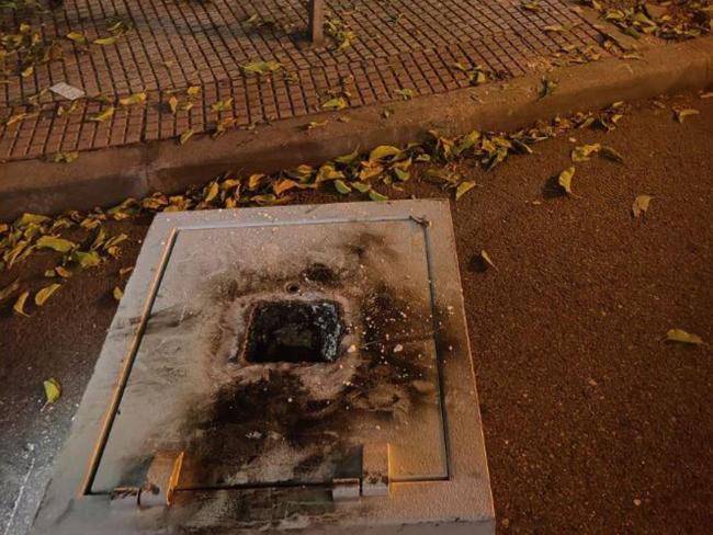 Caja fuerte que los delincuentes abandonaron