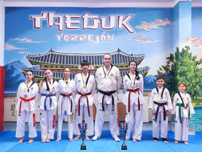 Medallista en el Campeonato de España de taekwondo del Club Taeguk Torrejón