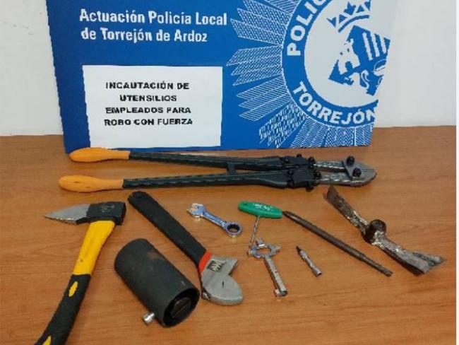 Material incautado que podría ser utilizado para forzar robos en viviendas